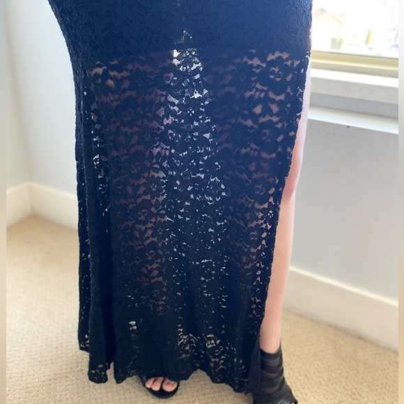 Long floor length black lace dress - Picture 4 of 4